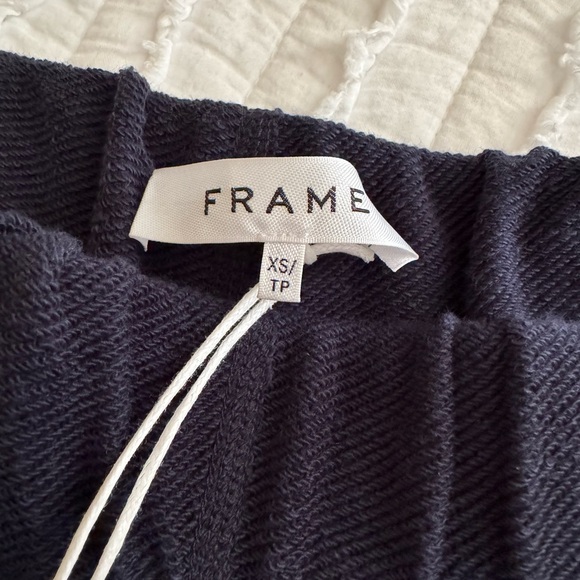 Frame Rolled Up Short In Navy Size XS NWT - Picture 3 of 7